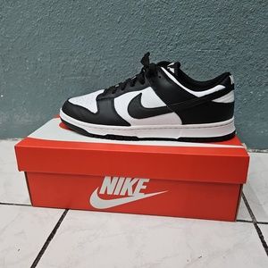 Nike dunks panda